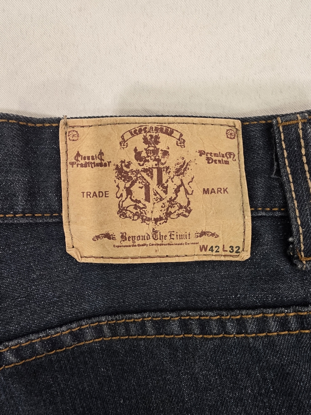 Beyond The Limit Straight Fit Denim Blue Wash Jeans Men W42 L32